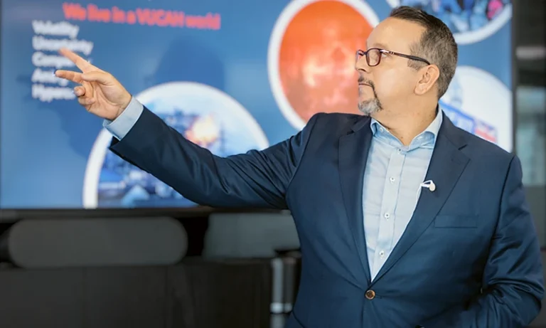 Bryce Hoffman discussing Strategic Reinvention